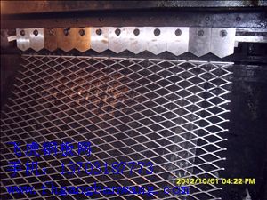 鋼板網5.0x32mm-01