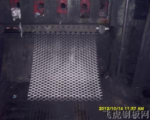 車輛運輸車用鋼板網－０４